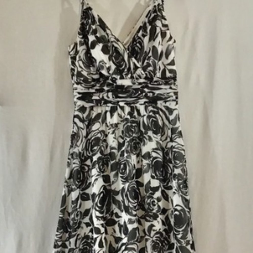 WHBM black and white floral maxi dress size 00